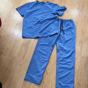 Figs two piece scrub set size small